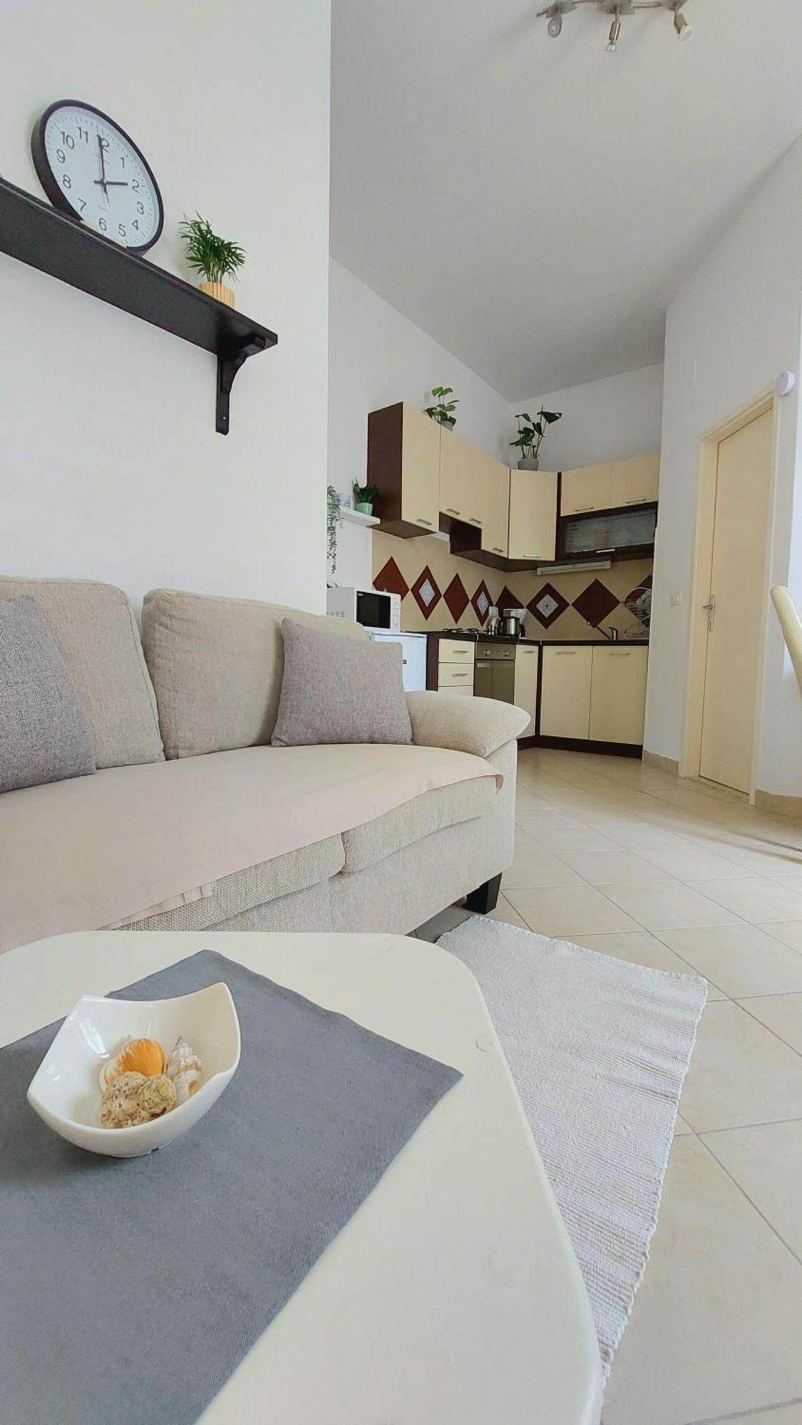 Apartments Rafaela コルチュラ 部屋 写真